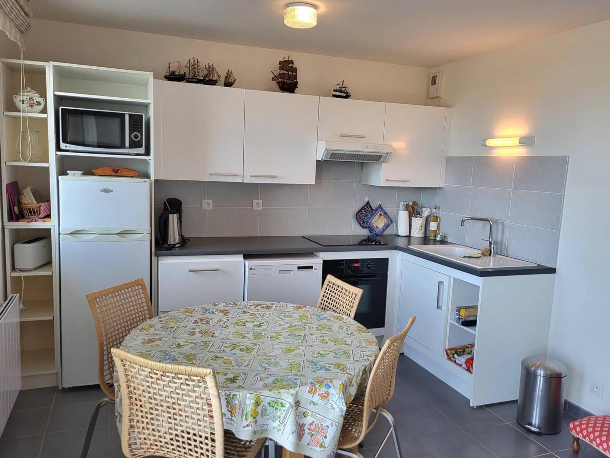 Appartement Rez-De-Jardin, Front De Mer, 4 Pers, Calme, Wifi Gratuit - Fr-1-465-46 Merville-Franceville-Plage Luaran gambar